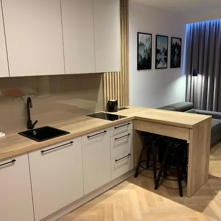 15 By Piano Apartment